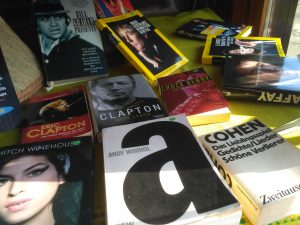 musikbücher, Vinyl, CDs, bei Best Music schallplattenladen Twiste (2)